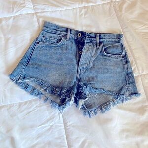 Levi’s BLACK LABEL high-rise denim shorts, size 24